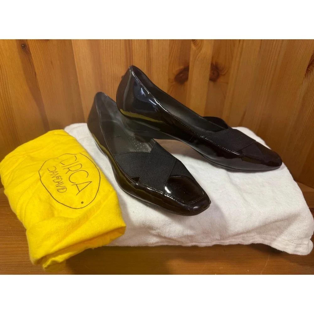 Circa Joan & David Cuniera Black Patent Flats Elastic Comfort Shoes 8.5M